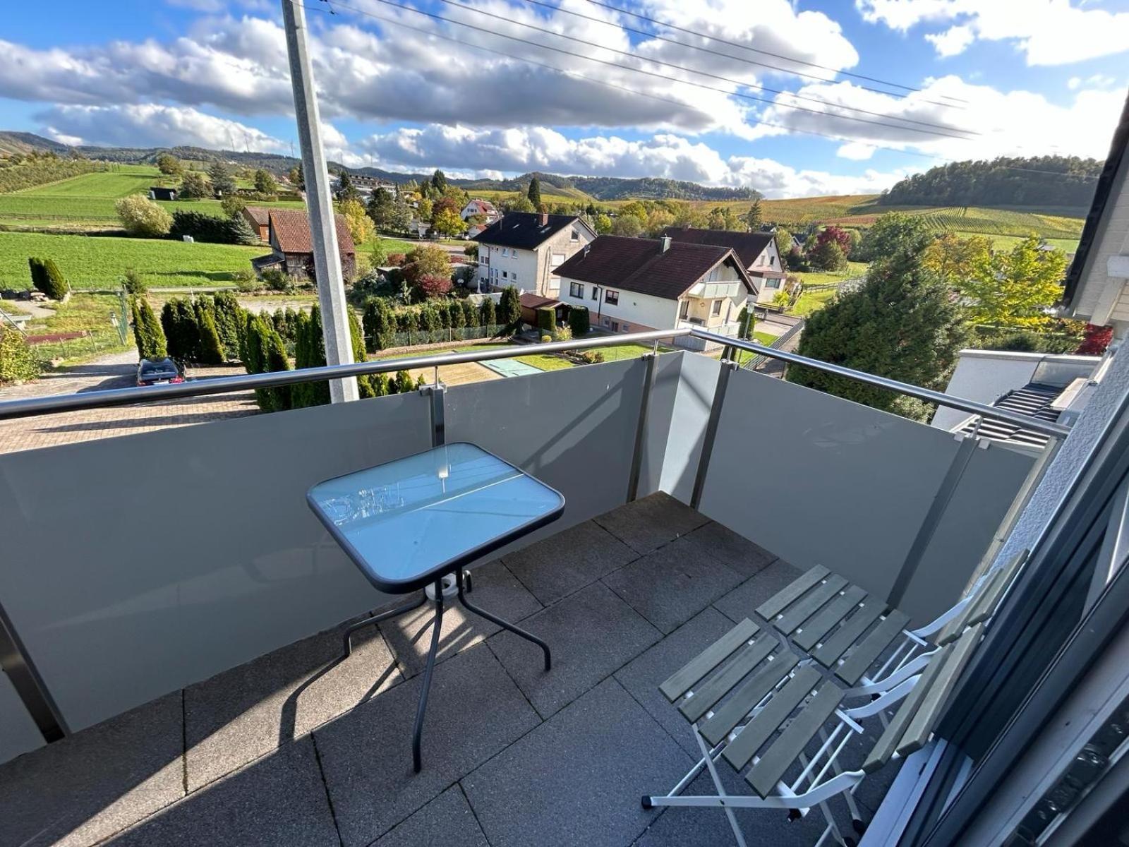 3 Zimmer Neubauwohnung In Der Schwaebischen Toskana Lowenstein Bagian luar foto